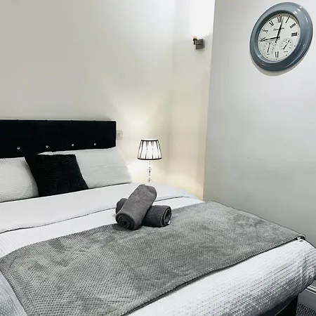 Large 'n' Bright House 公寓