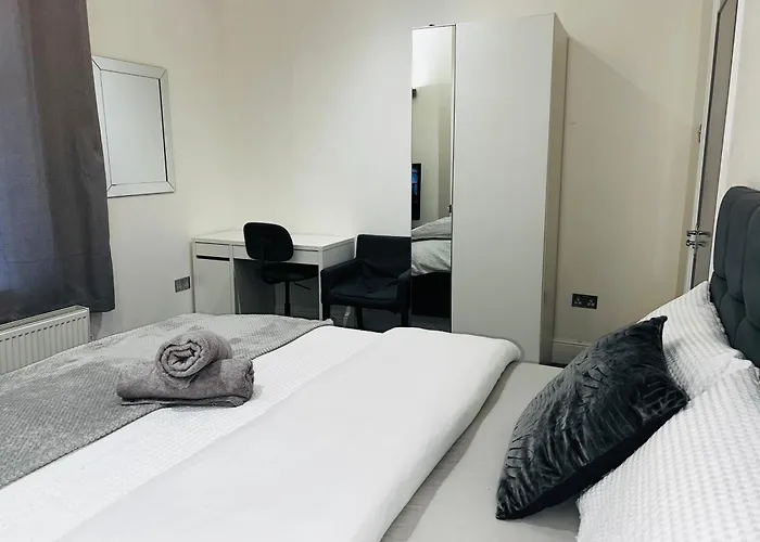 Large 'n' Bright House Appartement